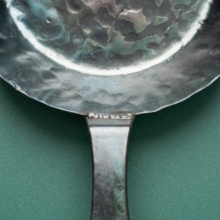 Fujita Kinzoku - Artisan Hand Forge Carbon Steel Frying Pan with Integrated Handle