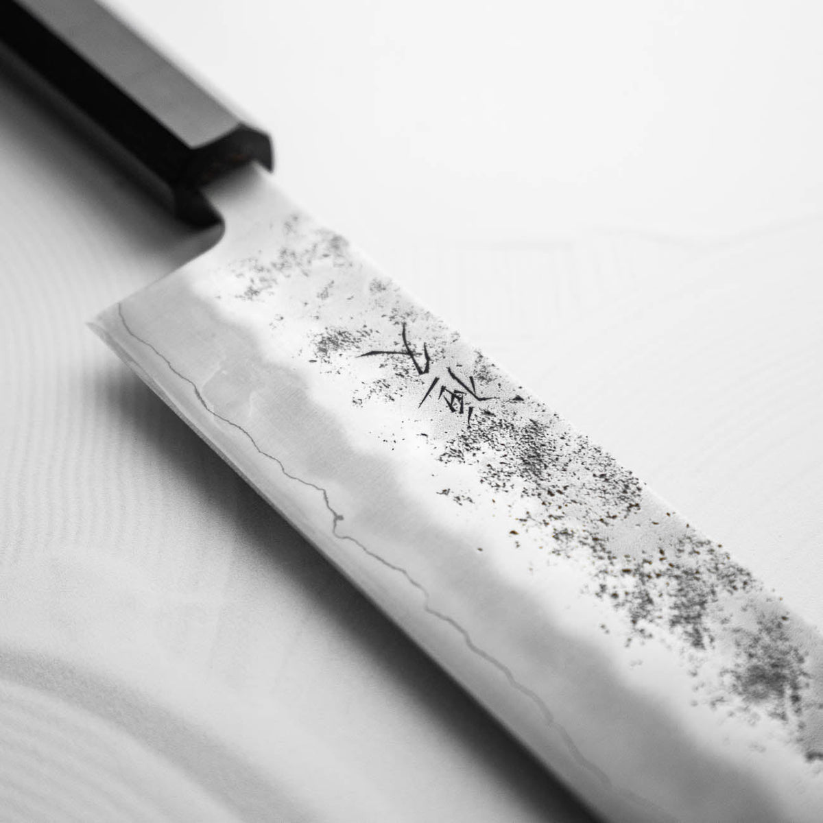 Tsunehisa Ginsan Nashiji Kiritsuke 240mm - Ebony