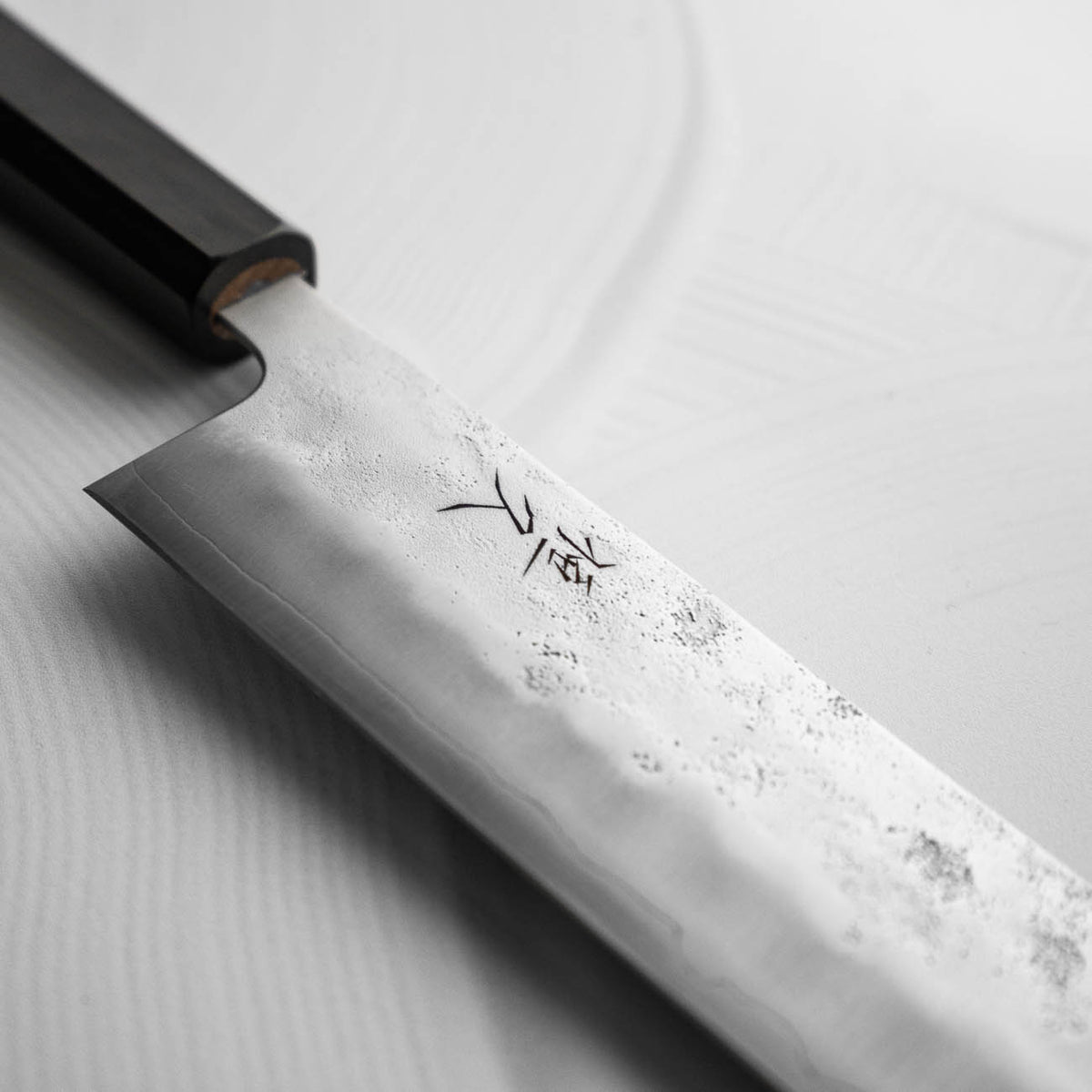 Tsunehisa Ginsan Nashiji Kiritsuke 210mm - Ebony