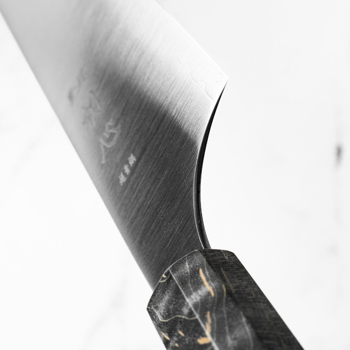 Hatsukokoro Hayabusa Blue Super Santoku 180mm - Dark Maple