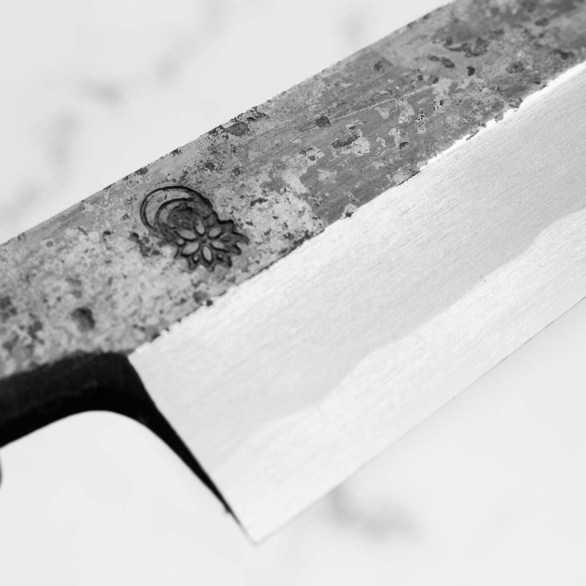Sakai Kikumori "Kikuzuki Kuro" Kiritsuke Yanagiba 270mm - Persimmon
